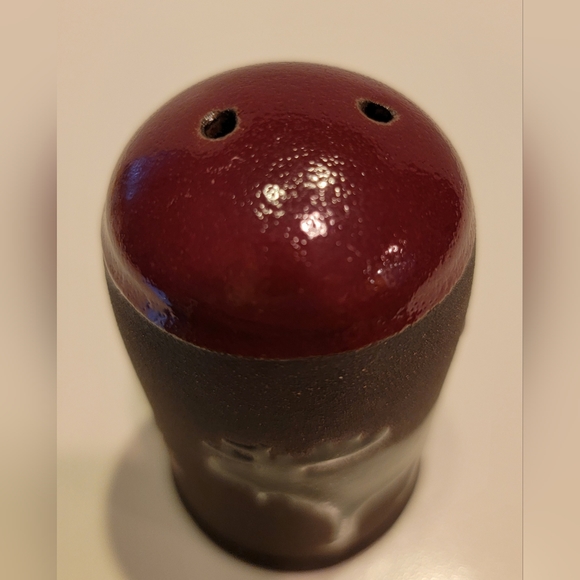 Boot Hill Pottery Handcrafted Shaker w/ Moose &Holly Sprig motifs, Pre-owned - Picture 5 of 6